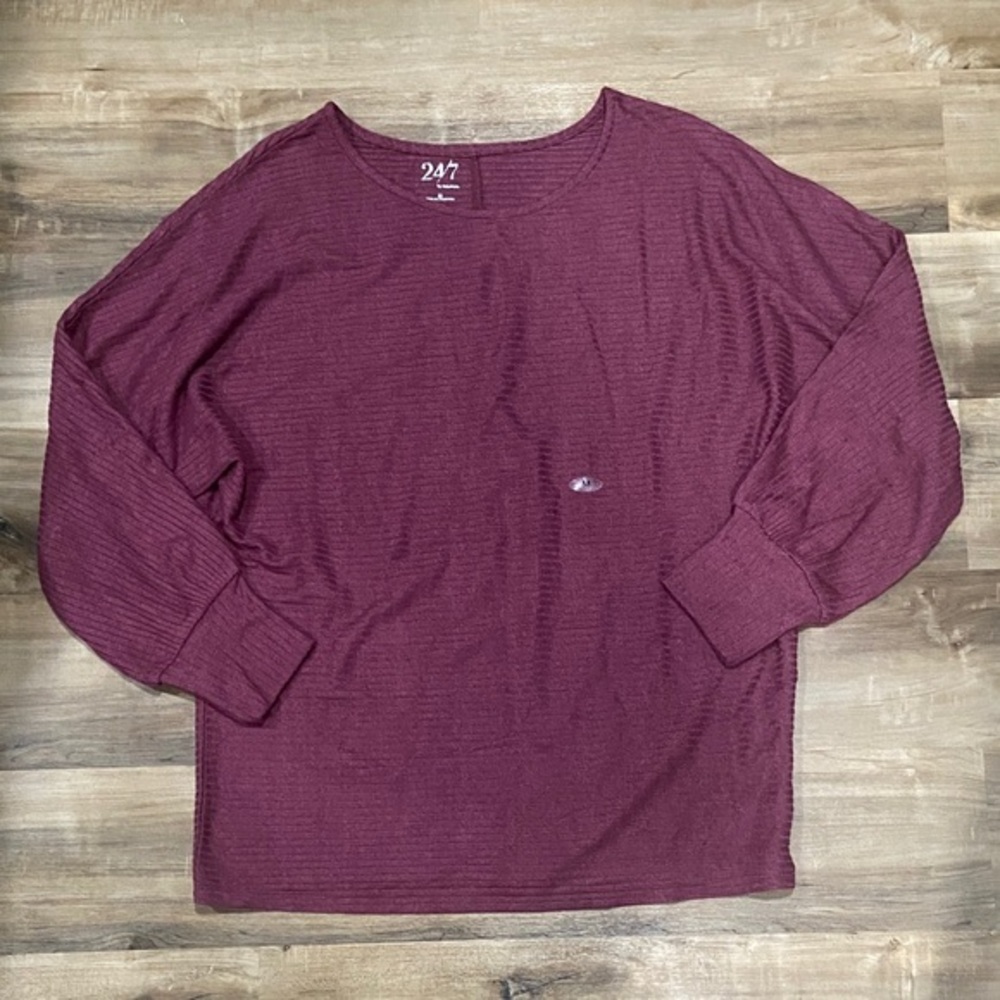 NWOT Women’s Maurice’s 24/7 Top